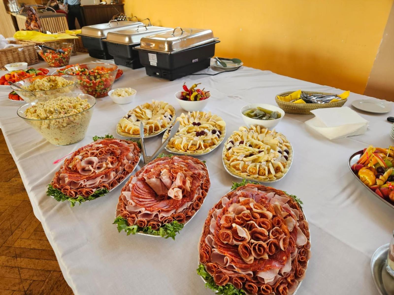 兹拉蒂克鲁姆酒店 Česká Ves 外观 照片