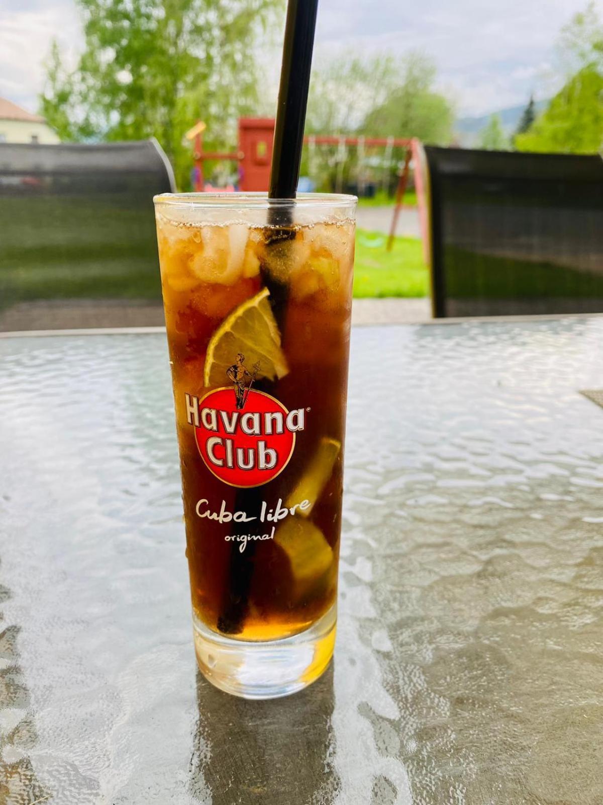兹拉蒂克鲁姆酒店 Česká Ves 外观 照片