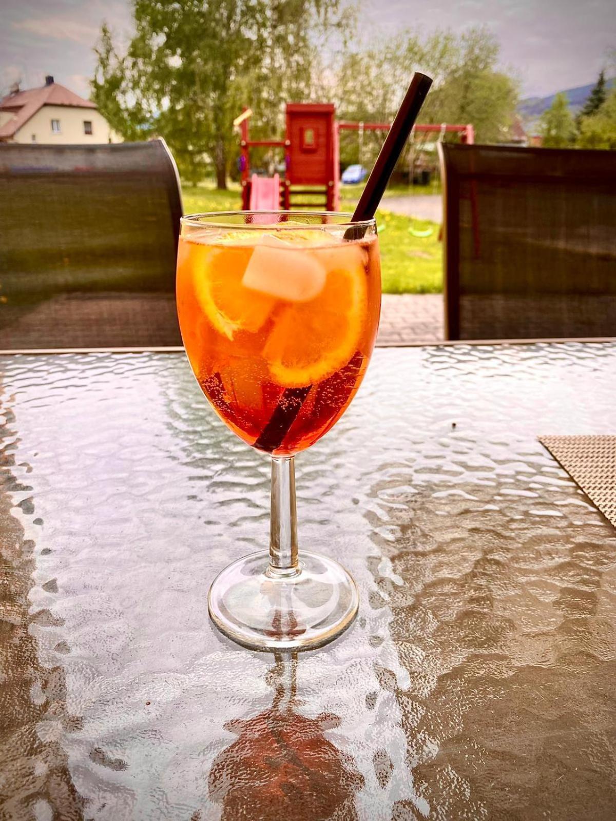 兹拉蒂克鲁姆酒店 Česká Ves 外观 照片